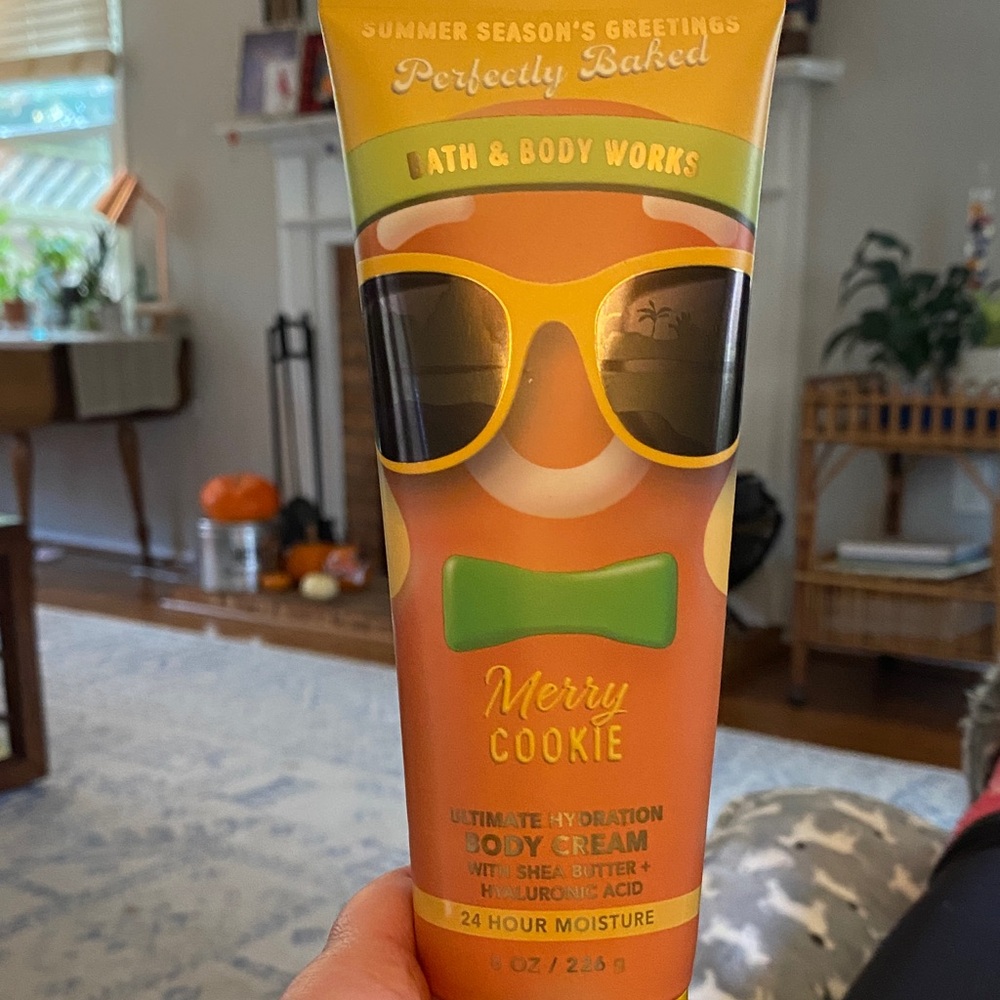 Bath & Body Works Merry Cookie Body Cream